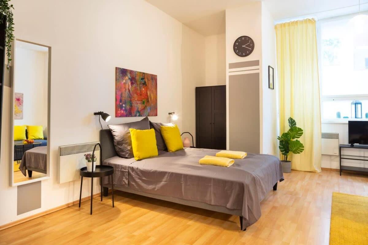 Cozy 2 Room Apartment Next To Hermannstrasse Берлин Экстерьер фото
